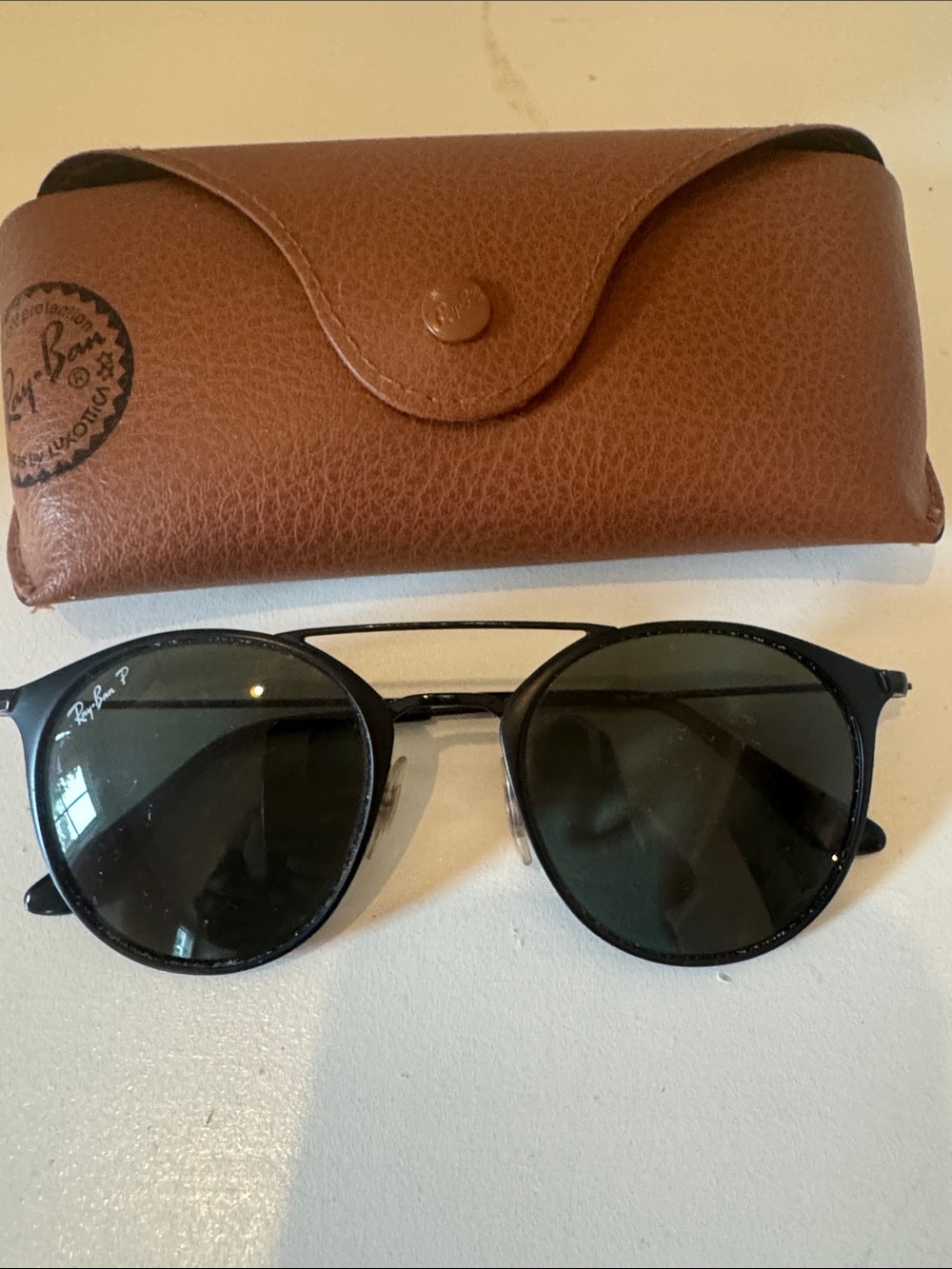 Ray-Ban Black Metal Round Sunglasses with Green Lenses